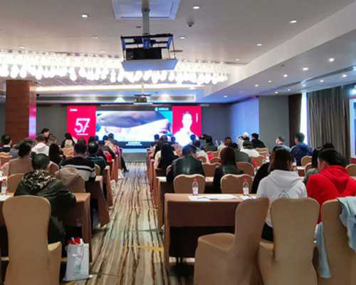 北京育儿嫂一个月多少钱
						